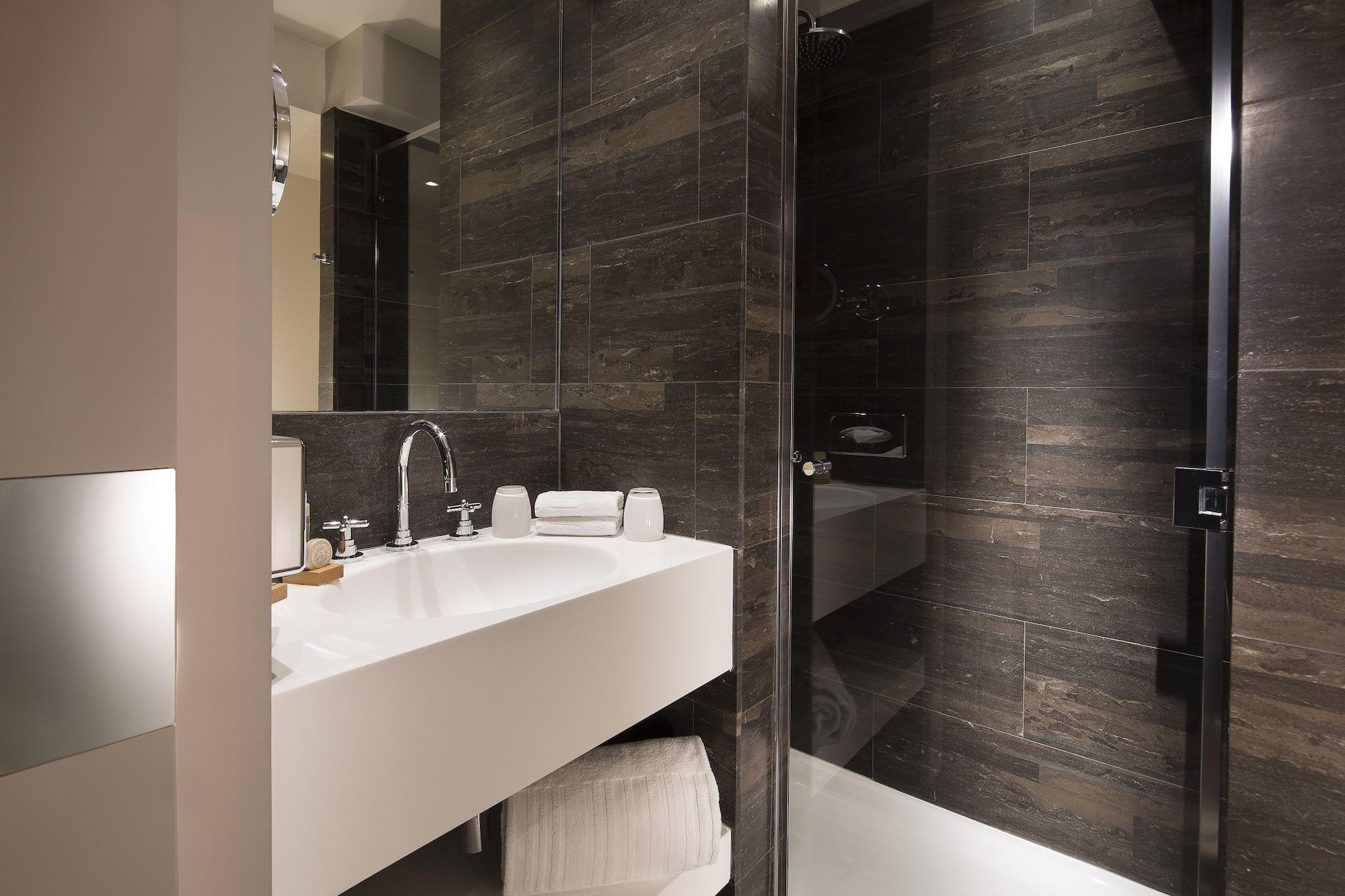 Hotel Le Marianne Париж Екстериор снимка