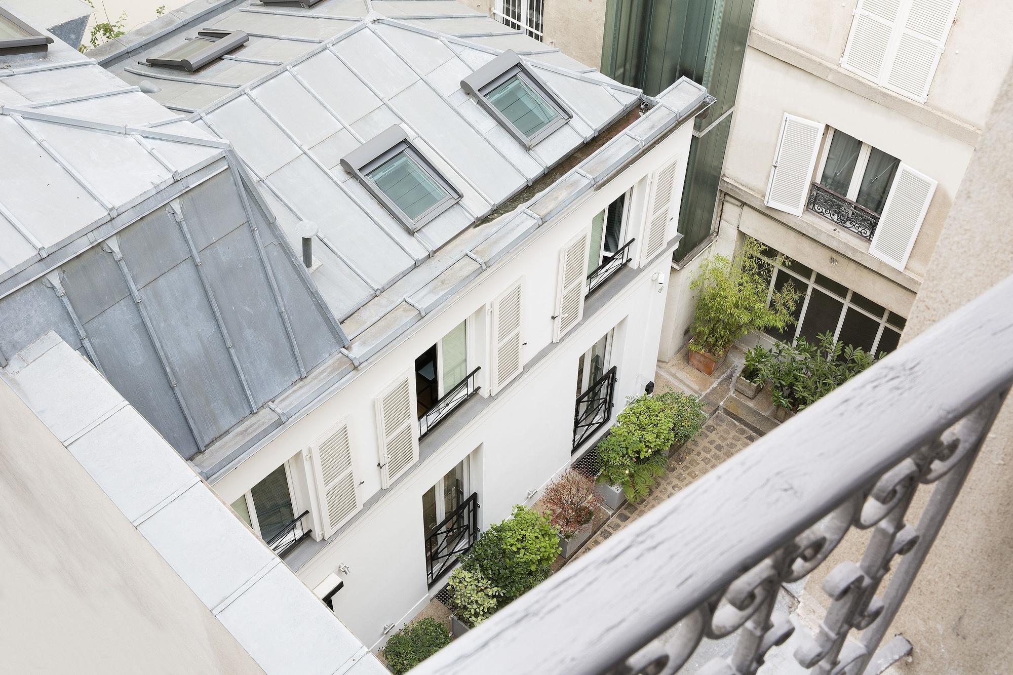 Hotel Le Marianne Париж Екстериор снимка