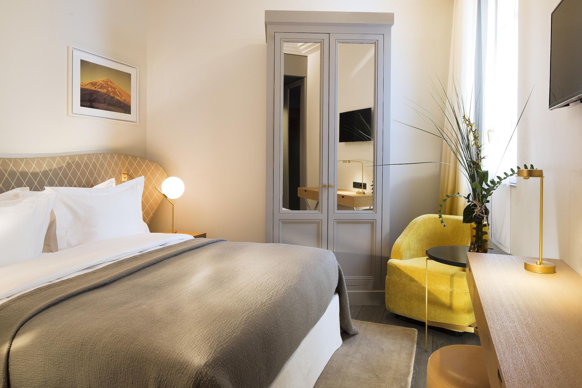 Hotel Le Marianne Париж Екстериор снимка