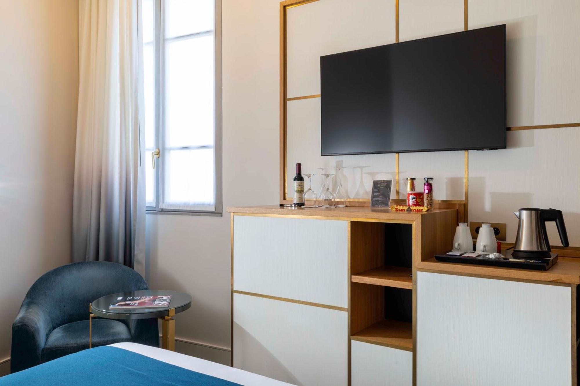 Hotel Le Marianne Париж Екстериор снимка
